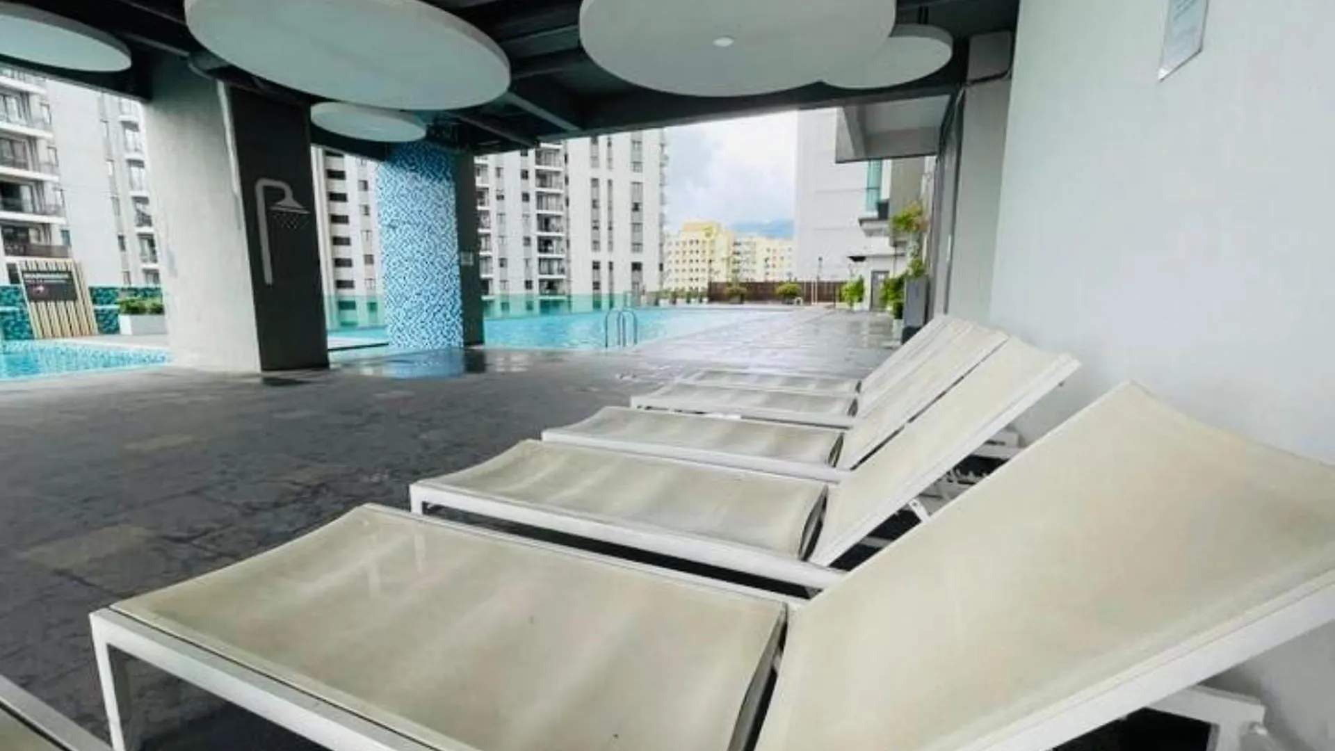 Deluxe Seaview Suite Tripe Bed With Bath Tub 25 Tanjung Tokong 0*,  Malásia